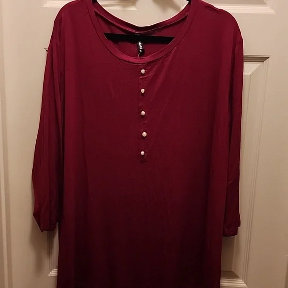 Top - Picture 1 of 2